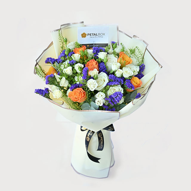 Monochrome-Magic-Bouquet