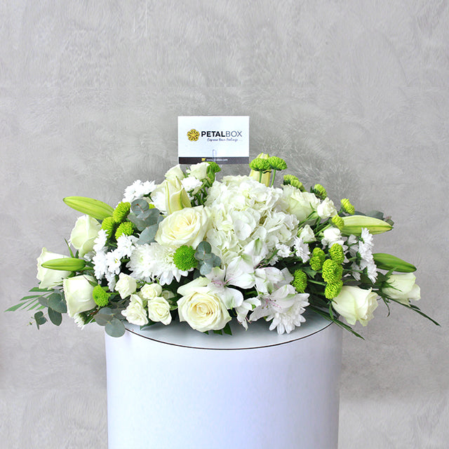 White-Elegance-Arrangement