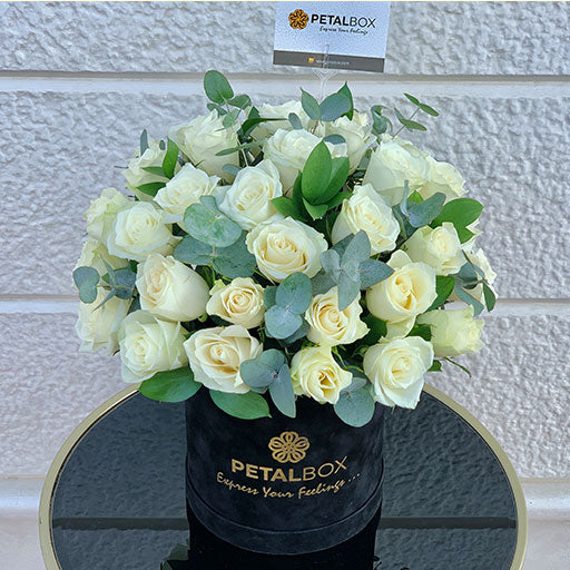 White-Roses-Hat-Box