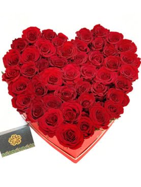 40 Red Roses Heart