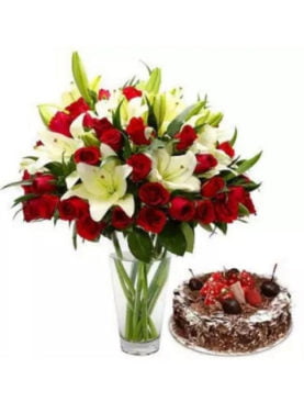 Flower Vase with Cake
