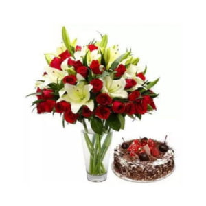 Flower-Vase-with-Cake