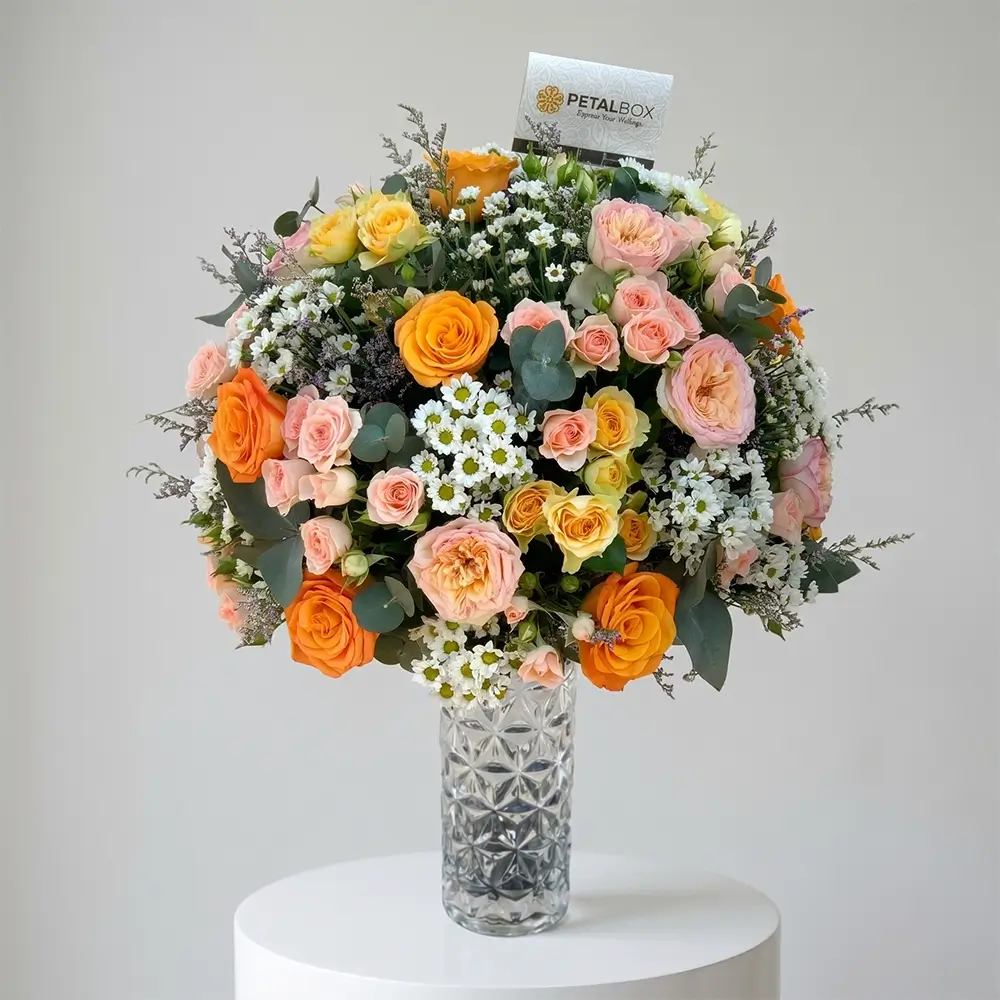 Delightful Flowers with Vase | Online Flower Delivery UAE