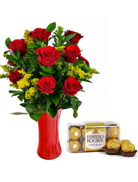 Red Roses Vase with Ferrero