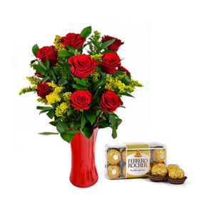 Red-Roses-Vase-with-Ferrero