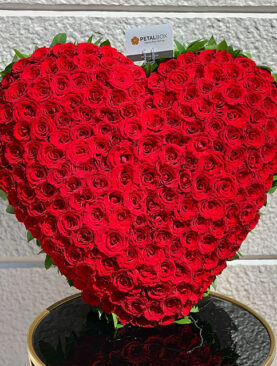 Luxurious Heart Shape Roses