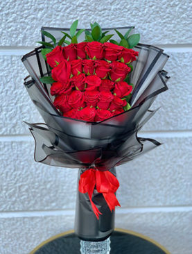Romantic Love Red Roses