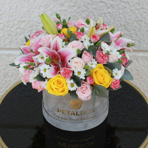 Delightful-Mixed-Flowers-Box