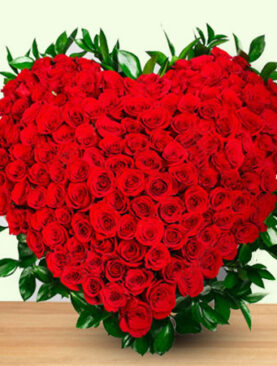 Red Roses Heart Shape Box
