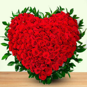 Red-Roses-Heart-Shape-Box