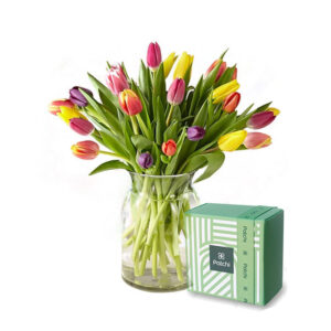 Tulips-Vase-with-Chocolate