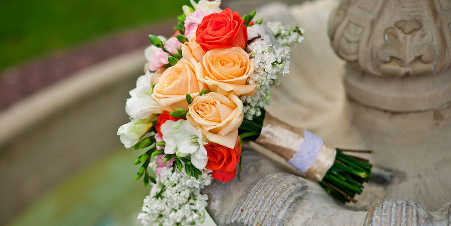 Flower Arrangements for Weddings: Trends and Ideas