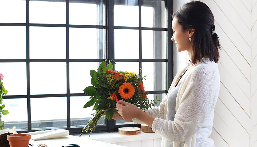 Corporate Flower Delivery: Impressing Clients and Employees