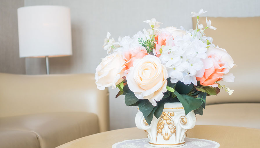 How to Incorporate Flowers into Your Home Décor