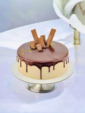 KitKat Cake