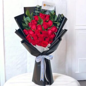 Love-red-roses-bouquet