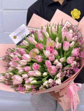 100 pink tulips Bouquet