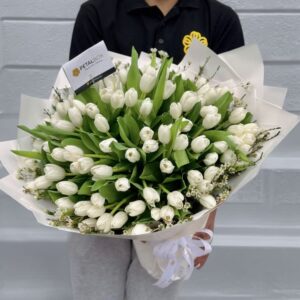 100 White Tulips Bouquet