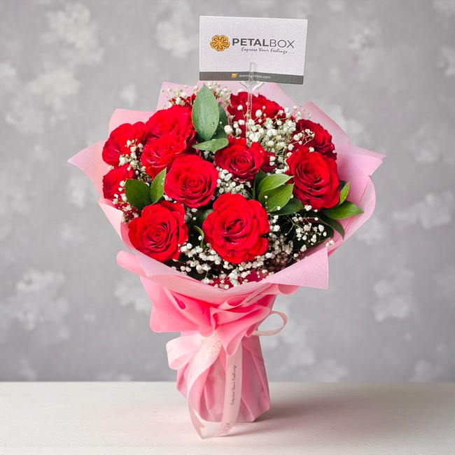 Elegant Red Roses Bouquet