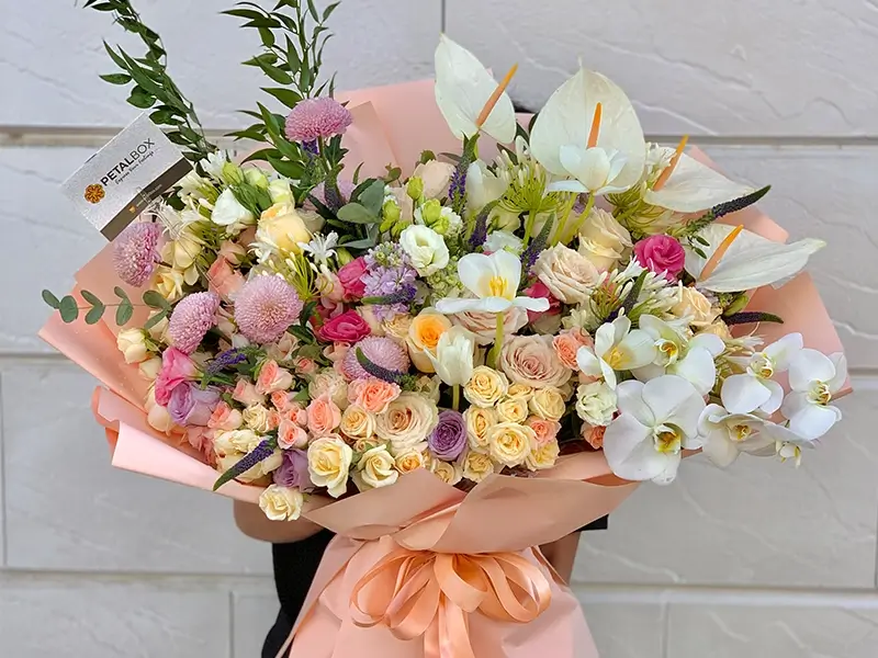 A beautiful flowers bouquet in abu dhabi